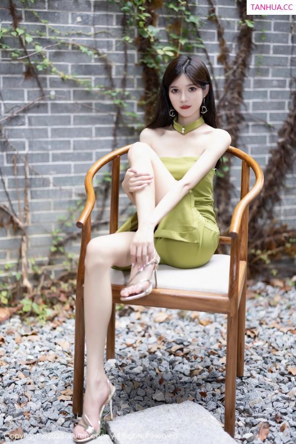 程程程  [XiuRen]高清写真图 2023.08.16 No.7241 程程程- 安吉旅拍第25张图片